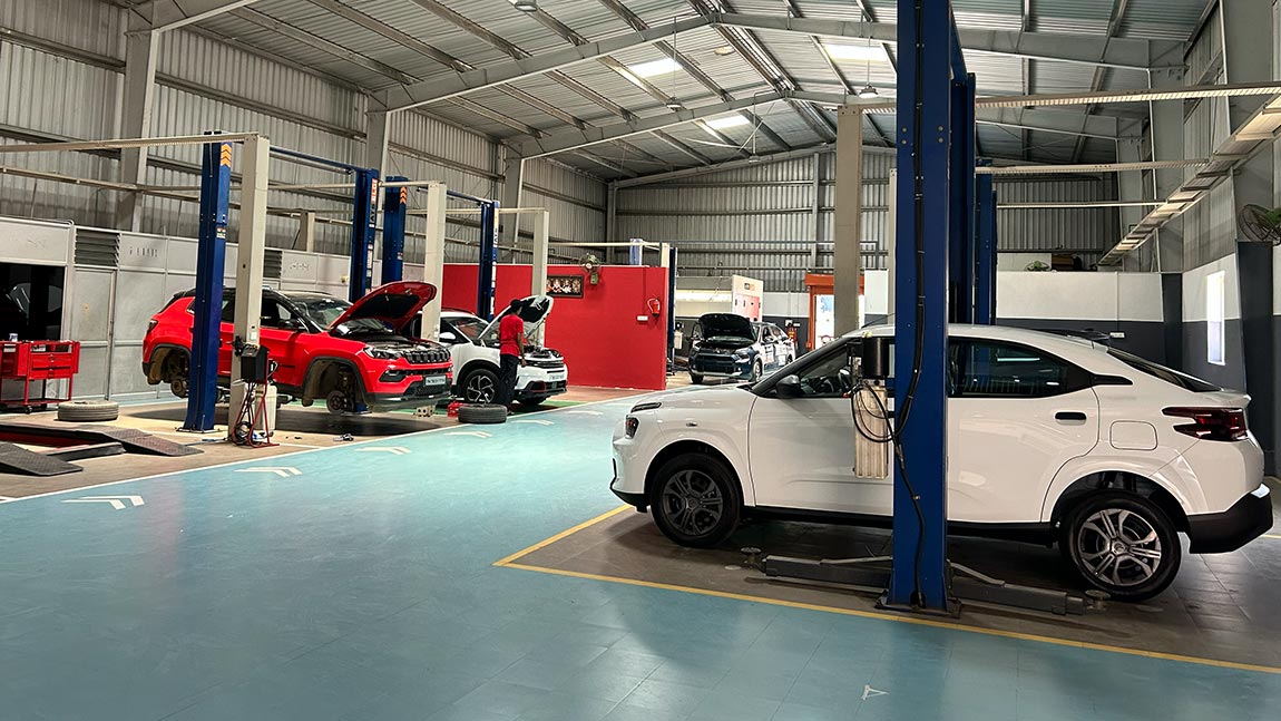 hanith citroen service center workshop space